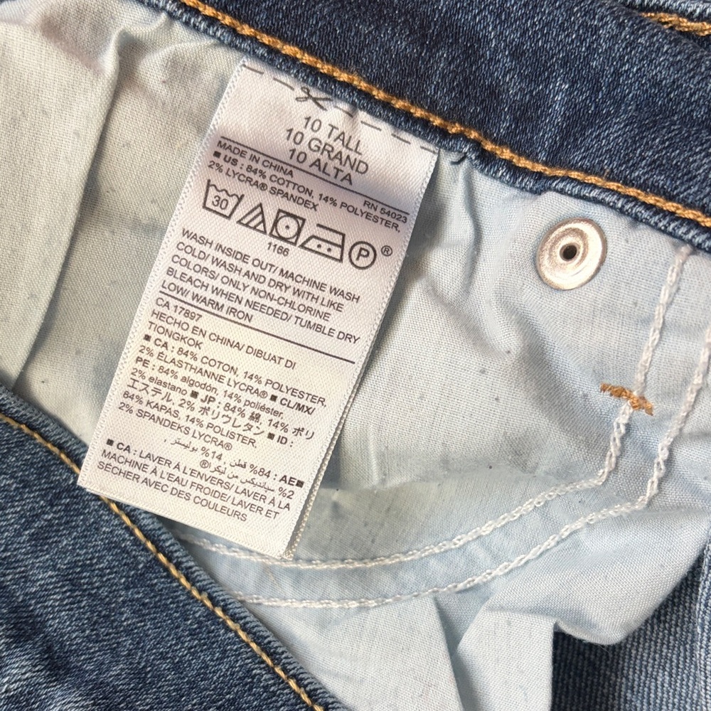 Old Navy Women's Classic Straight Leg Jeans - Blue - Picture 2 of 3